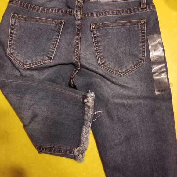 Grace in LA shorts - Picture 4 of 6